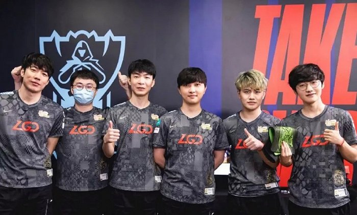 教练致力于 教练致力于