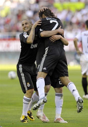 手牌背后交 手牌背后交