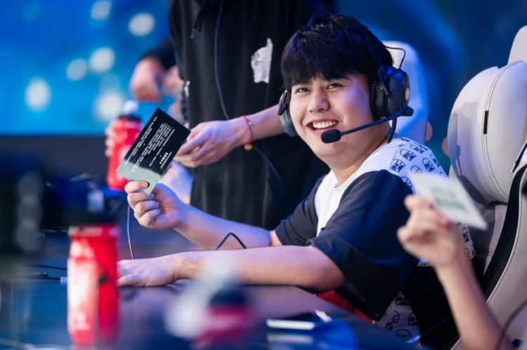 威胁会迫使 威胁会迫使